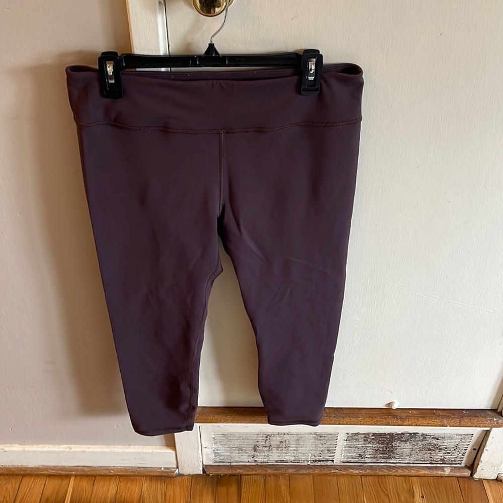 Women’s Fabletics Powerhold Capri Leggings XL